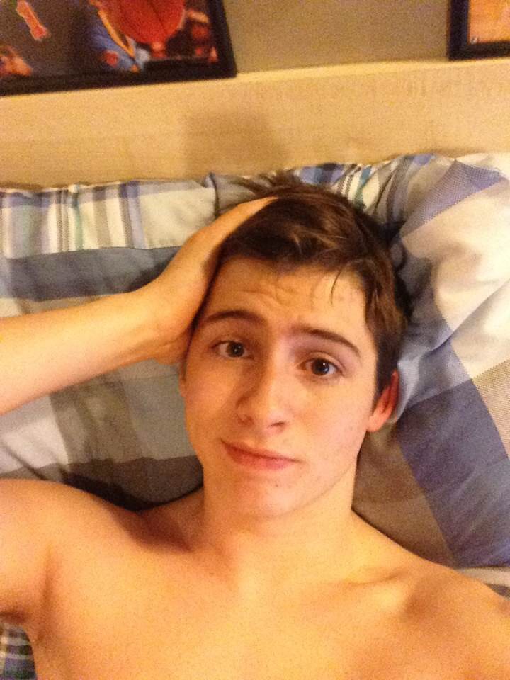 18-years-teen-boy-self-pics/TEEN BOY SELF PICS 